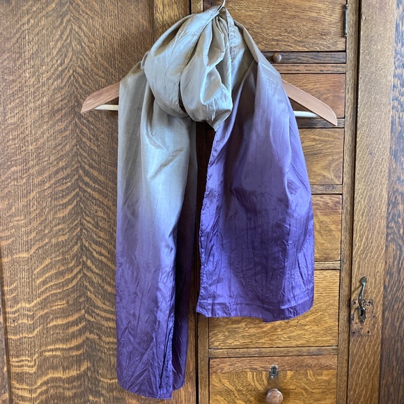 Pure silk Danier scarf - Picture 2 of 8